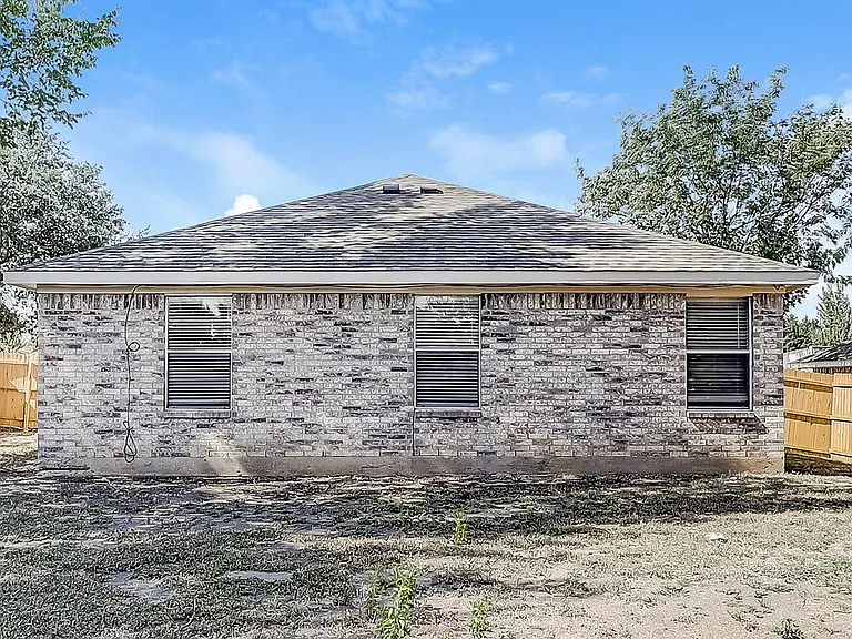 222 Hollywood Dr — Photo 16