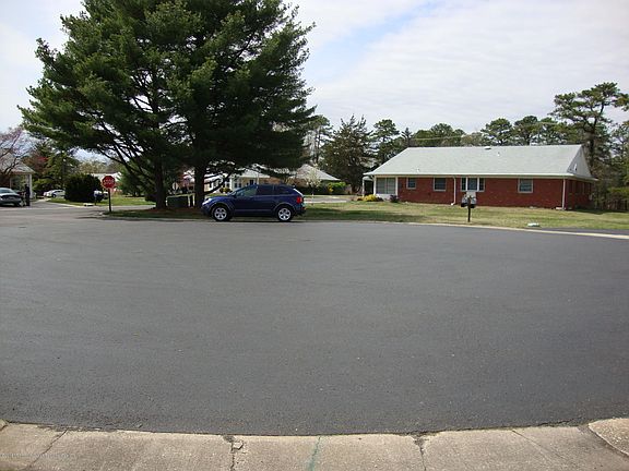 3rd image of 44B Crestwood Pkwy
