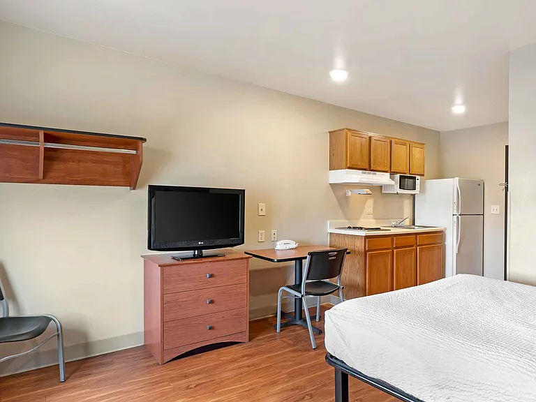 Studio Suite - 1 Full Bed