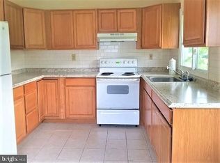 52 Barrington Ln, Willingboro, NJ 08046