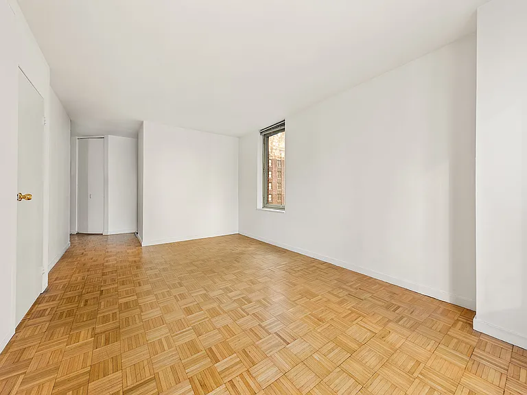 145 E 48th St #14B — Photo 5