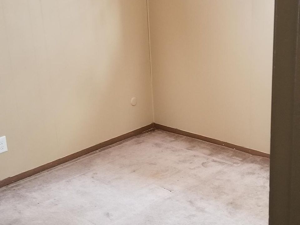 2nd image of 545 Kennedy Ave #1