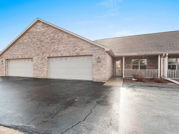 1353 Pond View Cir, De Pere, WI 54115