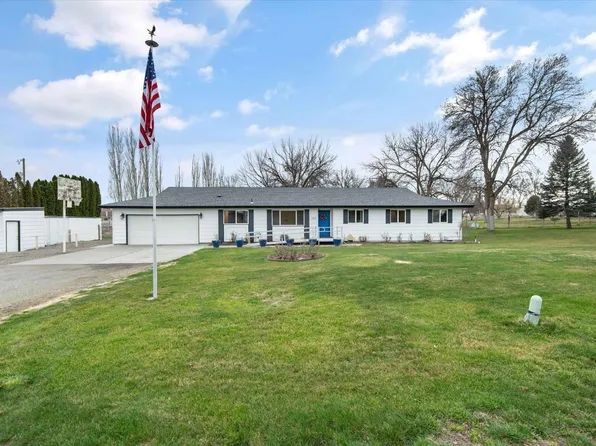 142 Snake River Dr, Burbank, WA 99323