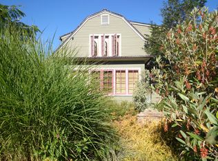 3752 SW Grayson St, Seattle, WA 98126