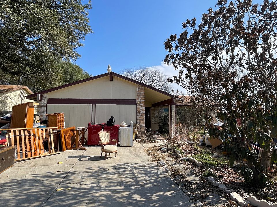 1st image of 5902 Cliff Rock Dr