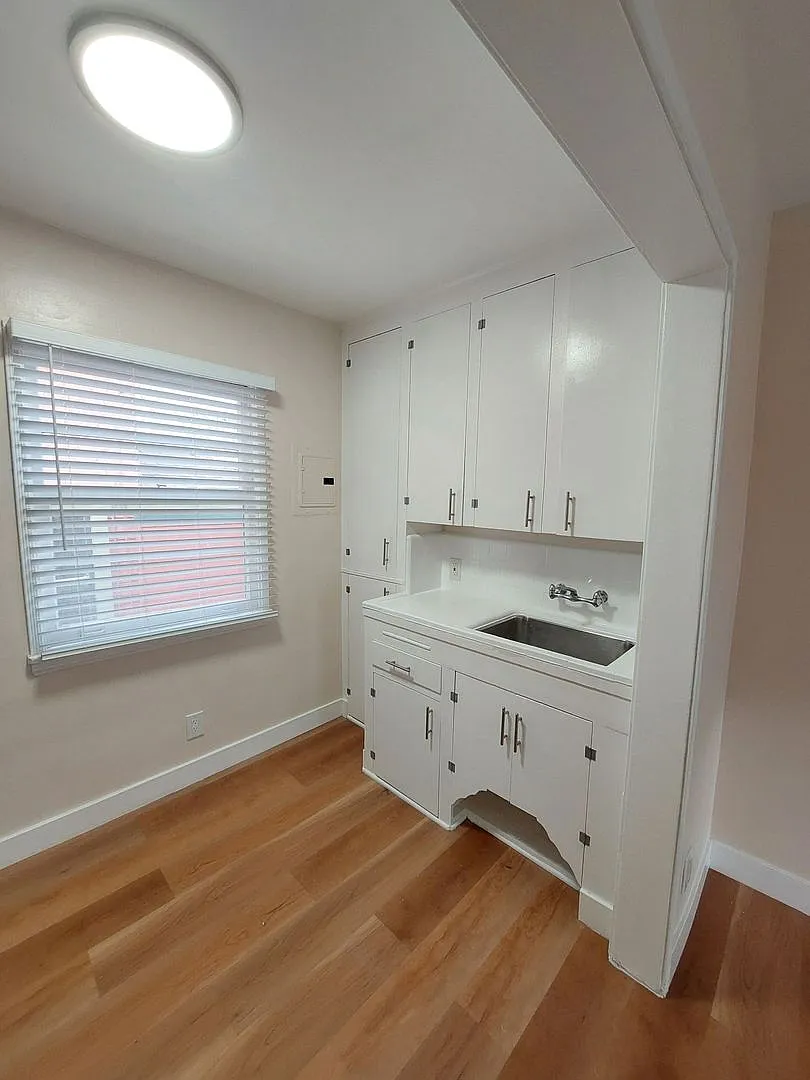 41-47 Thornton Ave — Photo 2