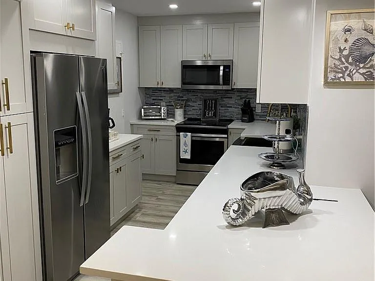 4250 Galt Ocean Dr #9F — Photo 11