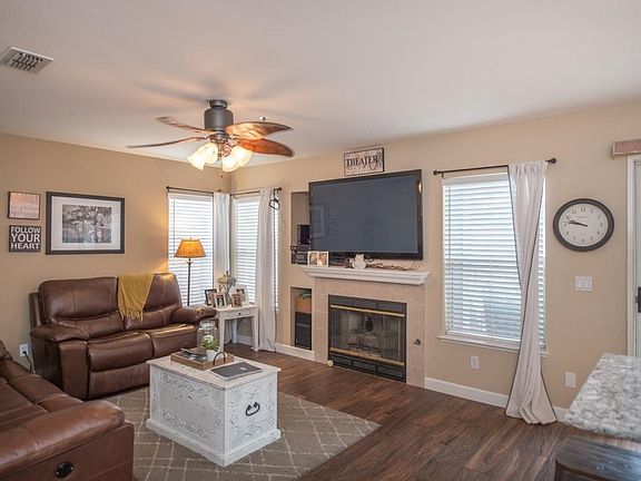 5th image of 1722 Stone Creek Dr