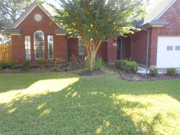 53 S Calla Lily Ct, Lake Jackson, TX 77566