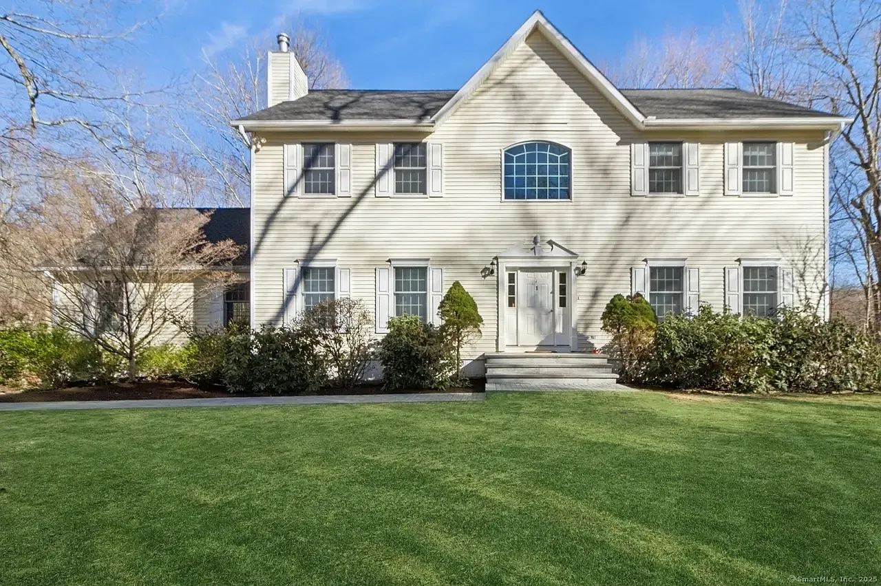 4 bed, 3126 sqft, $6,000 — Photo 1