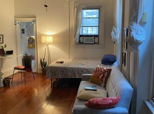 421 S 15th St #2R, Philadelphia, PA 19146