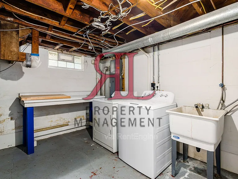 317 E Royal Forest Blvd — Photo 24