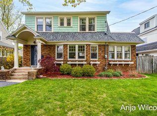 942 Maxwell Ave SE, East Grand Rapids, MI 49506