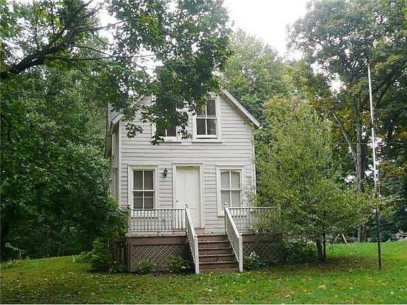3rd image of 16 Atwood Ln