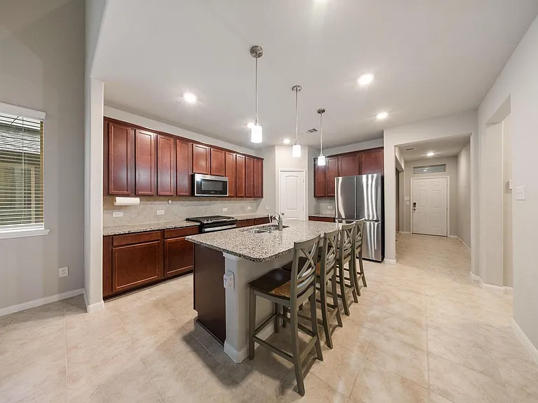 5318 Marisol Cove Dr — Photo 7