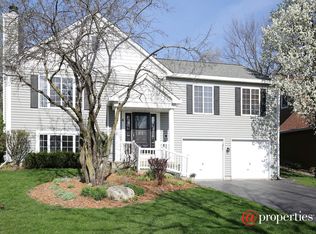 6 Preston Ct, Algonquin, IL 60102