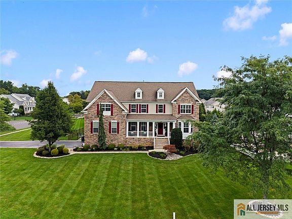 3rd image of 237 Leffler Cir