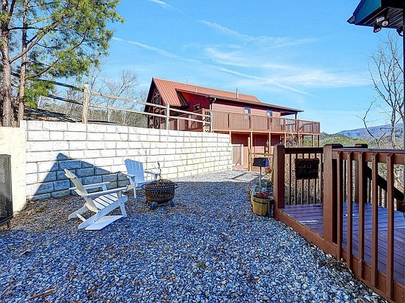4th image of 2633 Raccoon Hollow Way