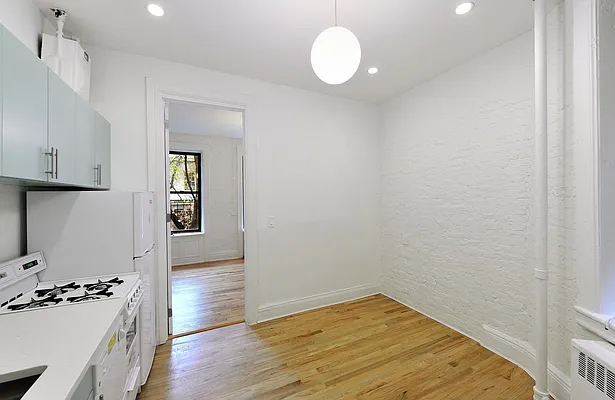 Rented by Aether Property Group | media 22