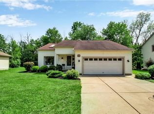 111 Primrose Ln, East Amherst, NY