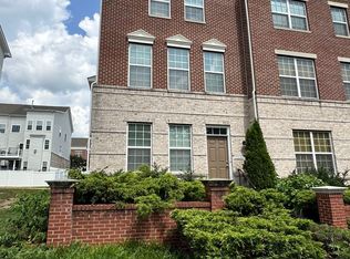 22684 Parkland Farms Ter, Ashburn, VA 20148