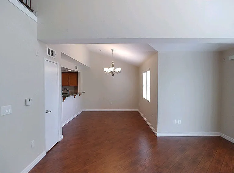 Almeria Townhomes — Photo 25