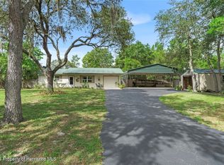 7051 Magee St, Weeki Wachee, FL 34613
