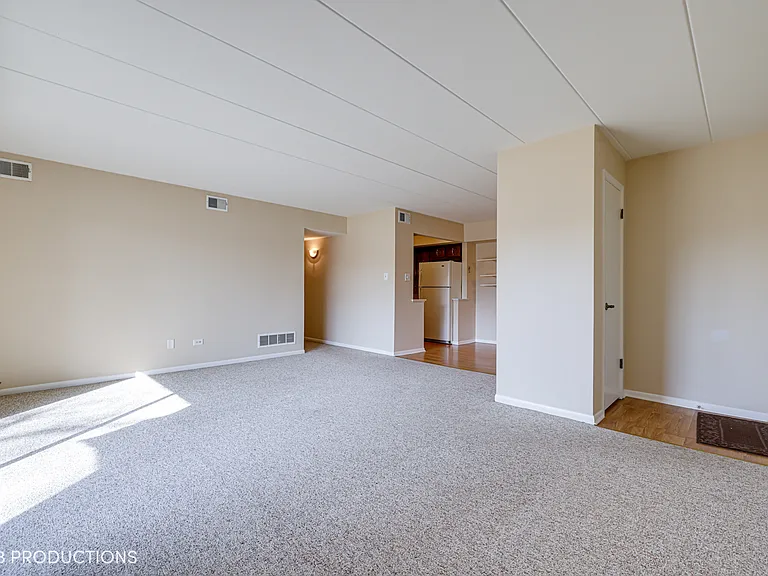 9114 W 140th St #103 — Photo 10