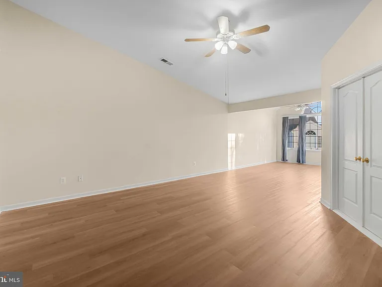 43729 Stoke Chapel Ter — Photo 29