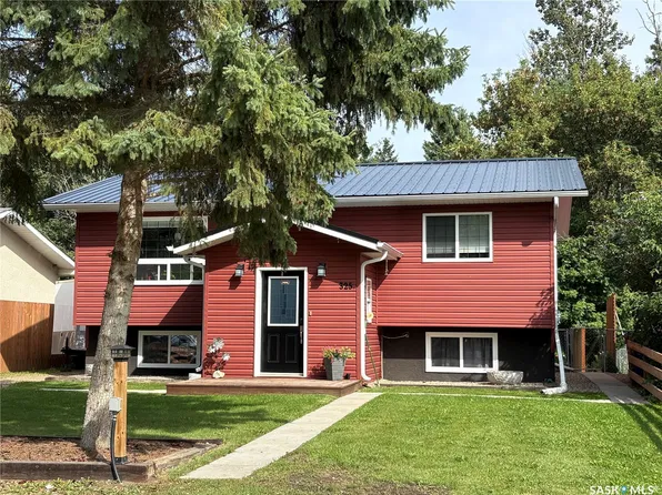 325 1st Avenue N, Big River, SK S0J 0E0