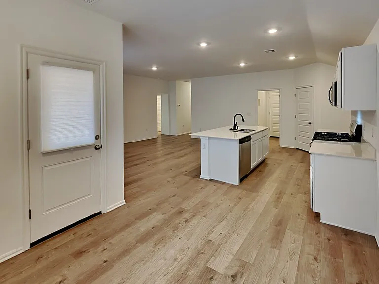 3909 Dutch Ln — Photo 10