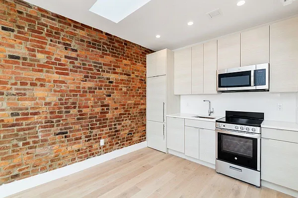 Rented by REAL New York | media 3