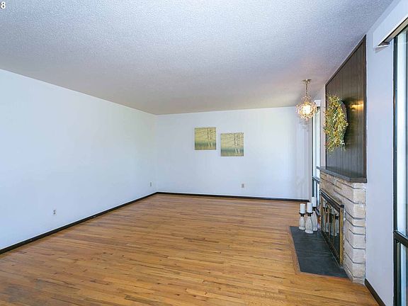 5th image of 6626 SE Plum Dr