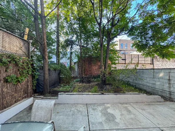 126 Withers Street image 5 of 26