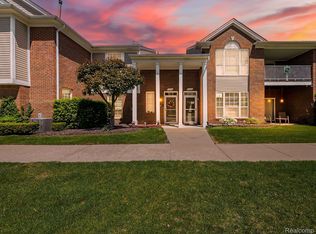 16399 Chatham Dr, Macomb, MI