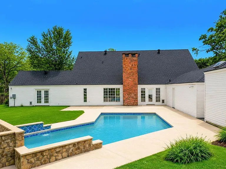 4409 Hillbrook Dr — Photo 45