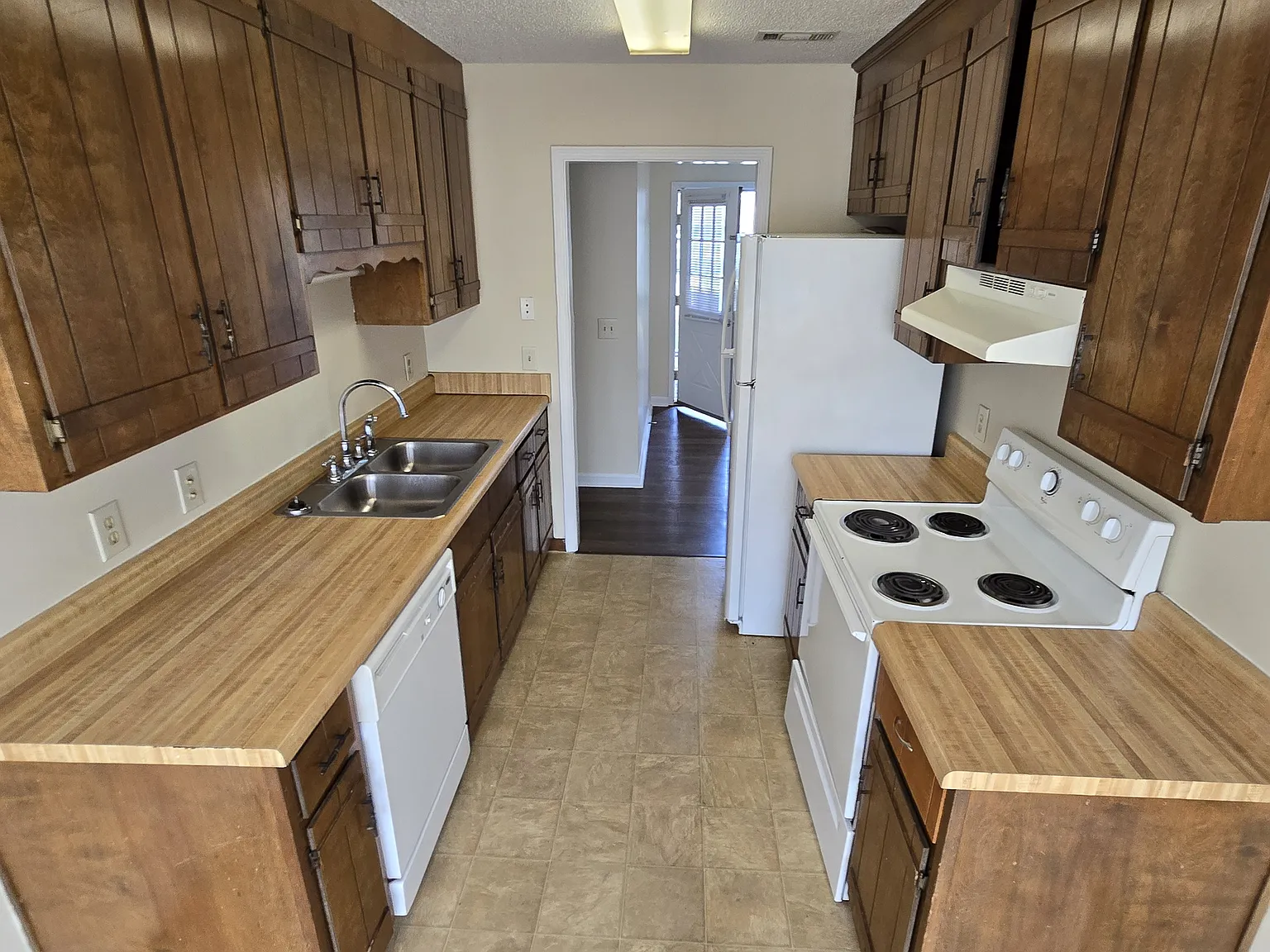 3 bed, 1303 sqft, $1,150 — Photo 3