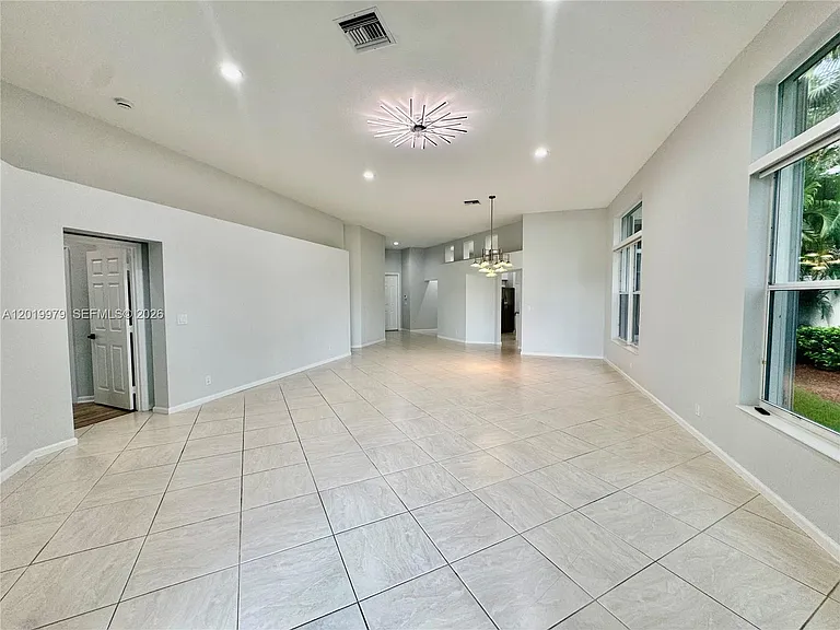 2525 Bay Pointe Ct — Photo 14