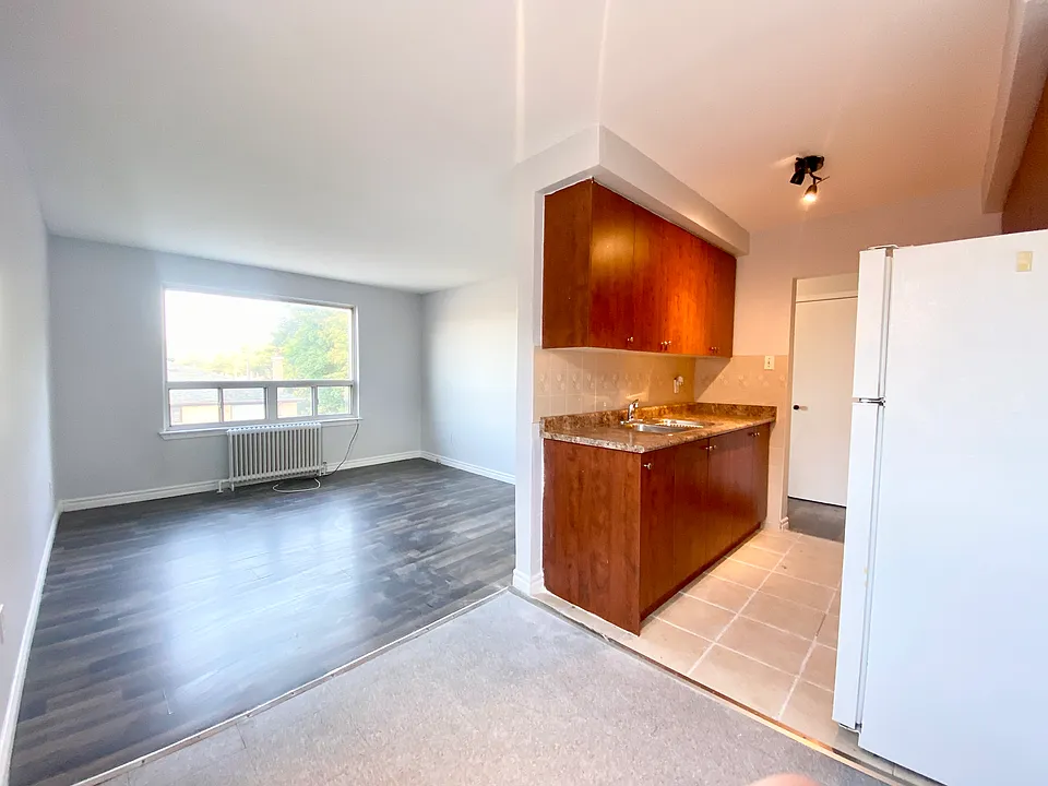 127 Scarlett Rd #4