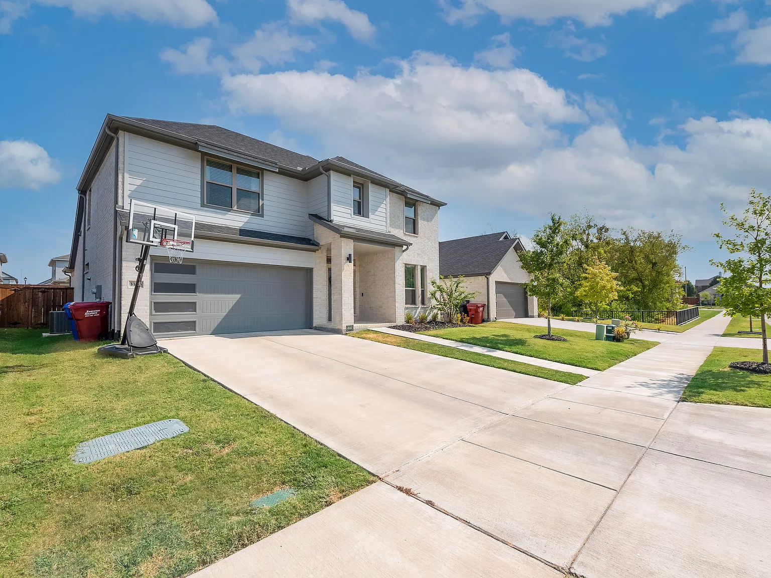 4 bed, 2447 sqft, $3,300 — Photo 3