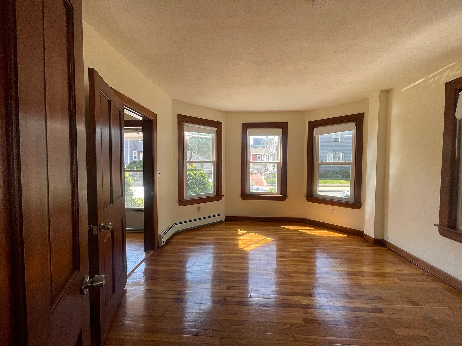 3 bed, $3,495 — Photo 2