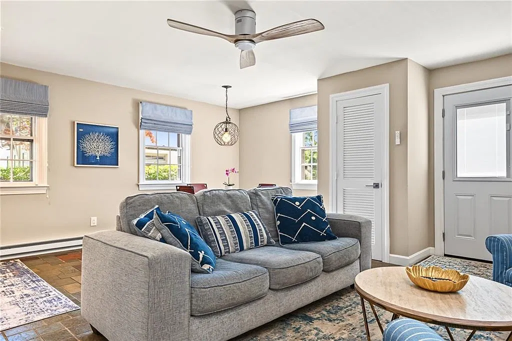 2 bed, 950 sqft, $2,500 — Photo 3