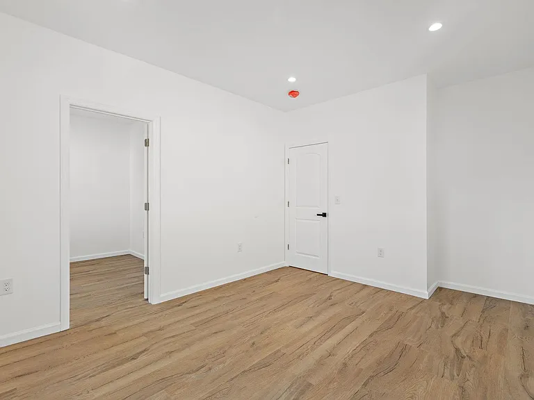 20 Delaware Ave #2 — Photo 9