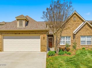327 Glenview Cir, Lenoir City, TN 37771