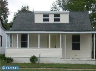 15 Maple Ave, Elsmere, DE 19805