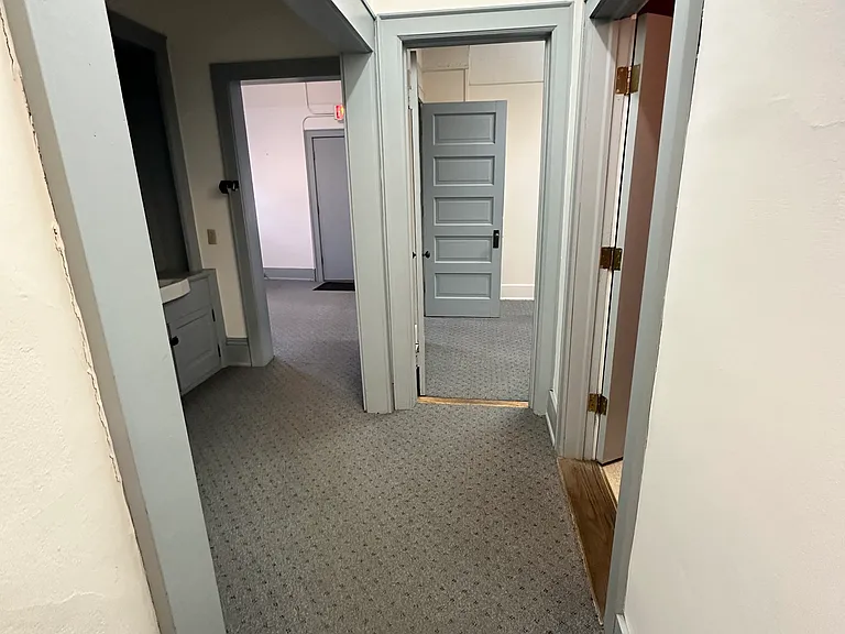 1524 N Farwell Ave — Photo 13