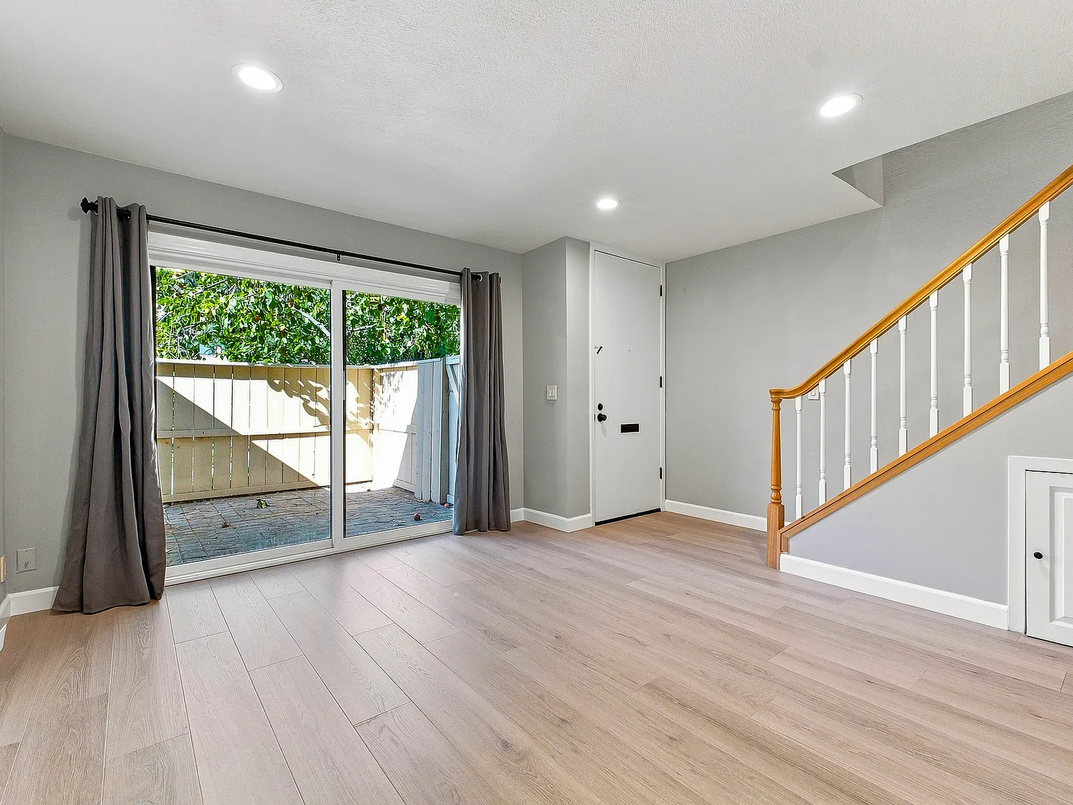 3001 Kaiser Dr — Photo 3