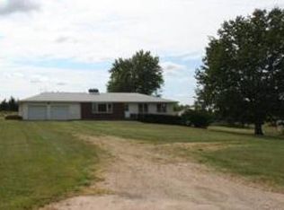 23679 Parallel Rd, Tonganoxie, KS 66086