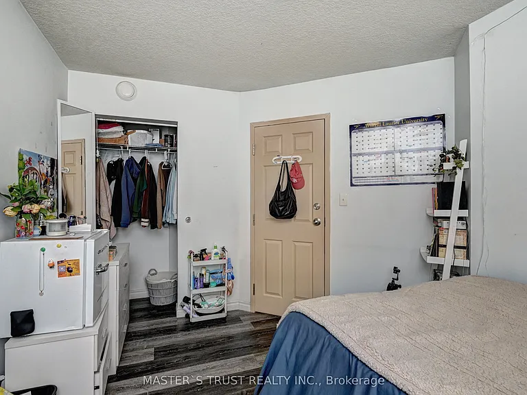 81 Columbia St W #12 — Photo 24